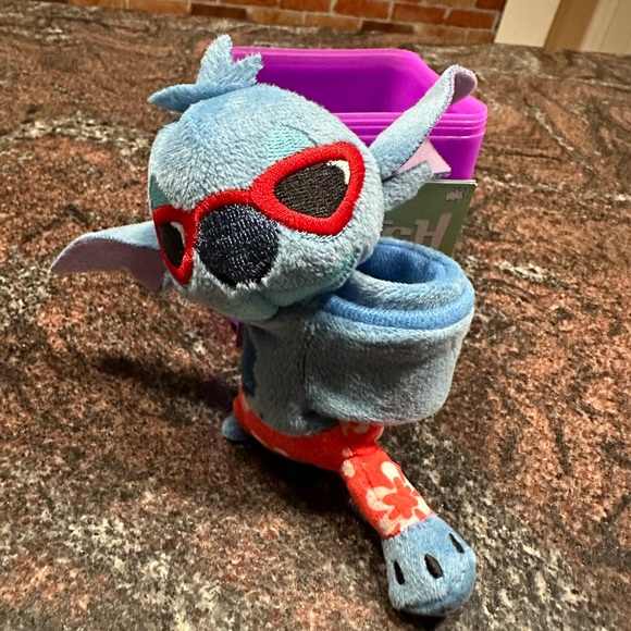 New-Stitch Cutie Cuff - Picture 4 of 6